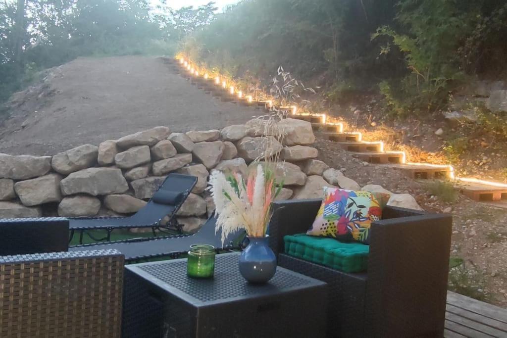Romantique, Son Jacuzzi Privatif, Piscine * Rillieux-la-Pape
